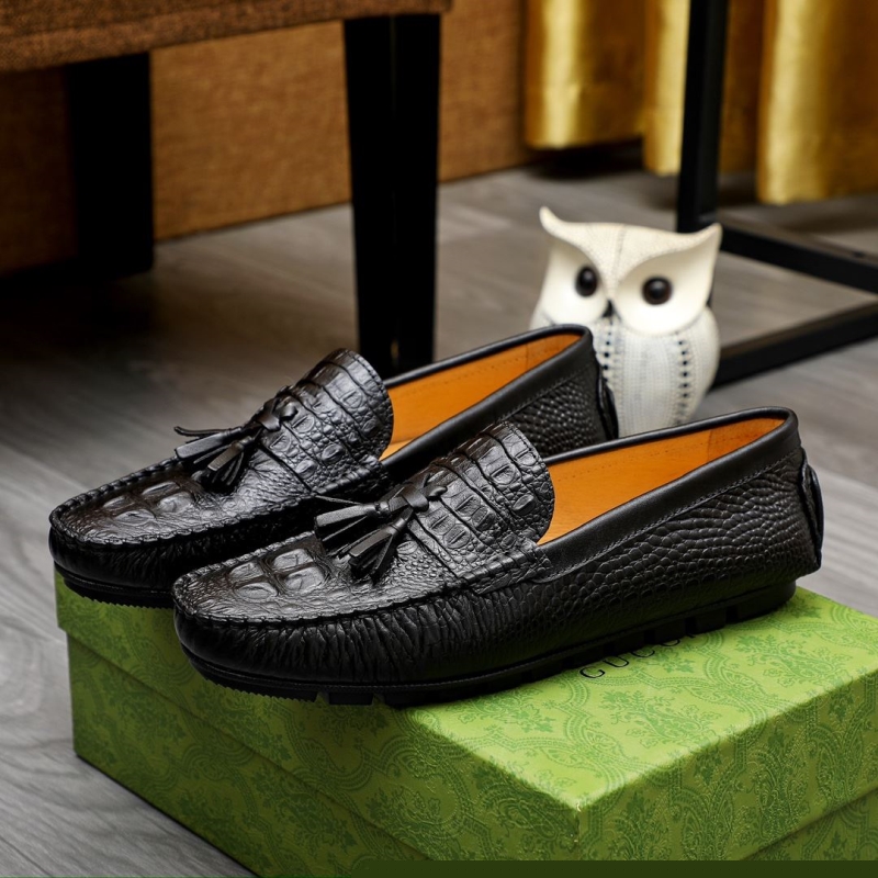 G*u*i leather shoes